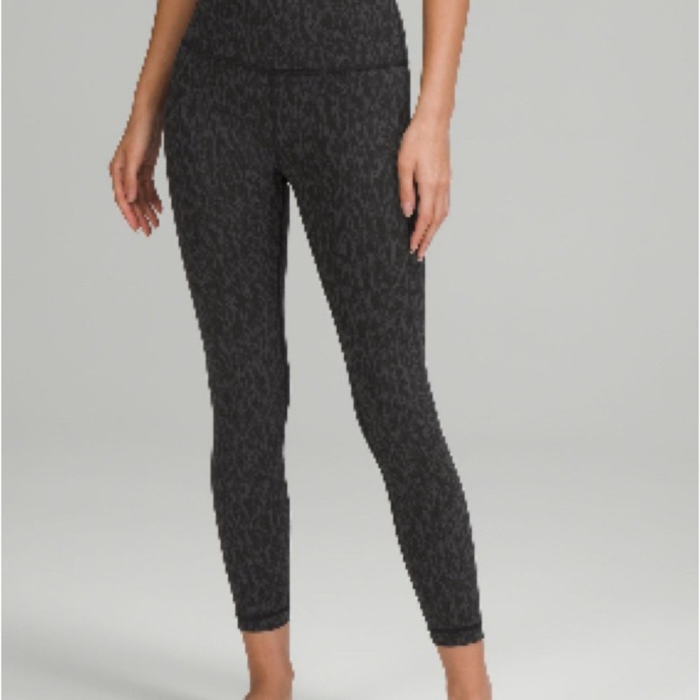 BNWOT LULULEMON wunder under high rise leggings
